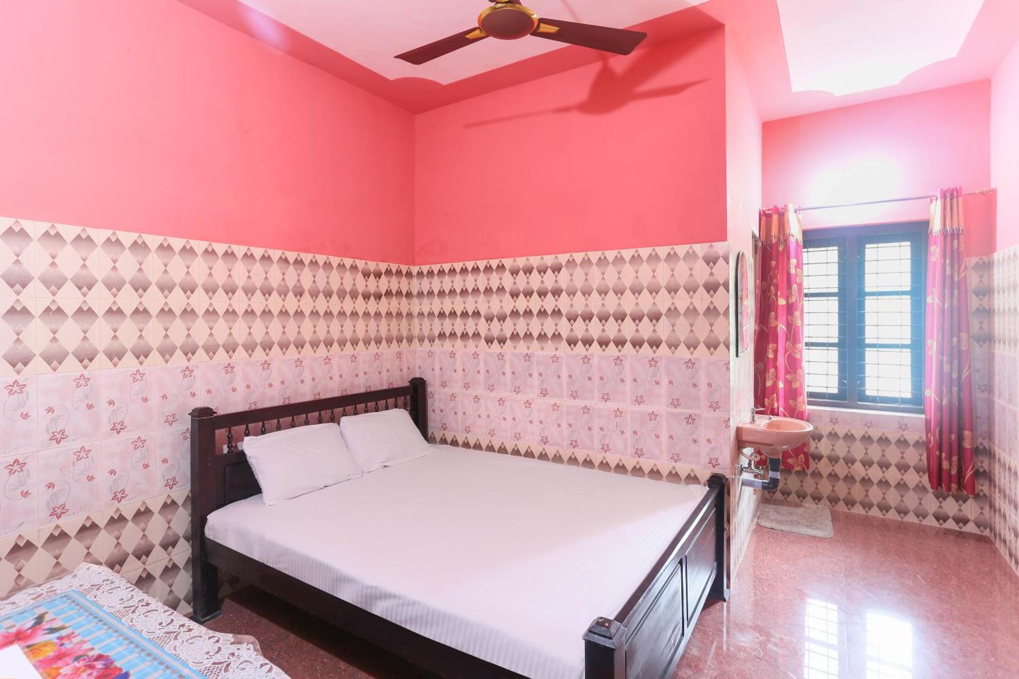 Hotel O Sree Bhadra Tourist Home Kollam Esterno foto