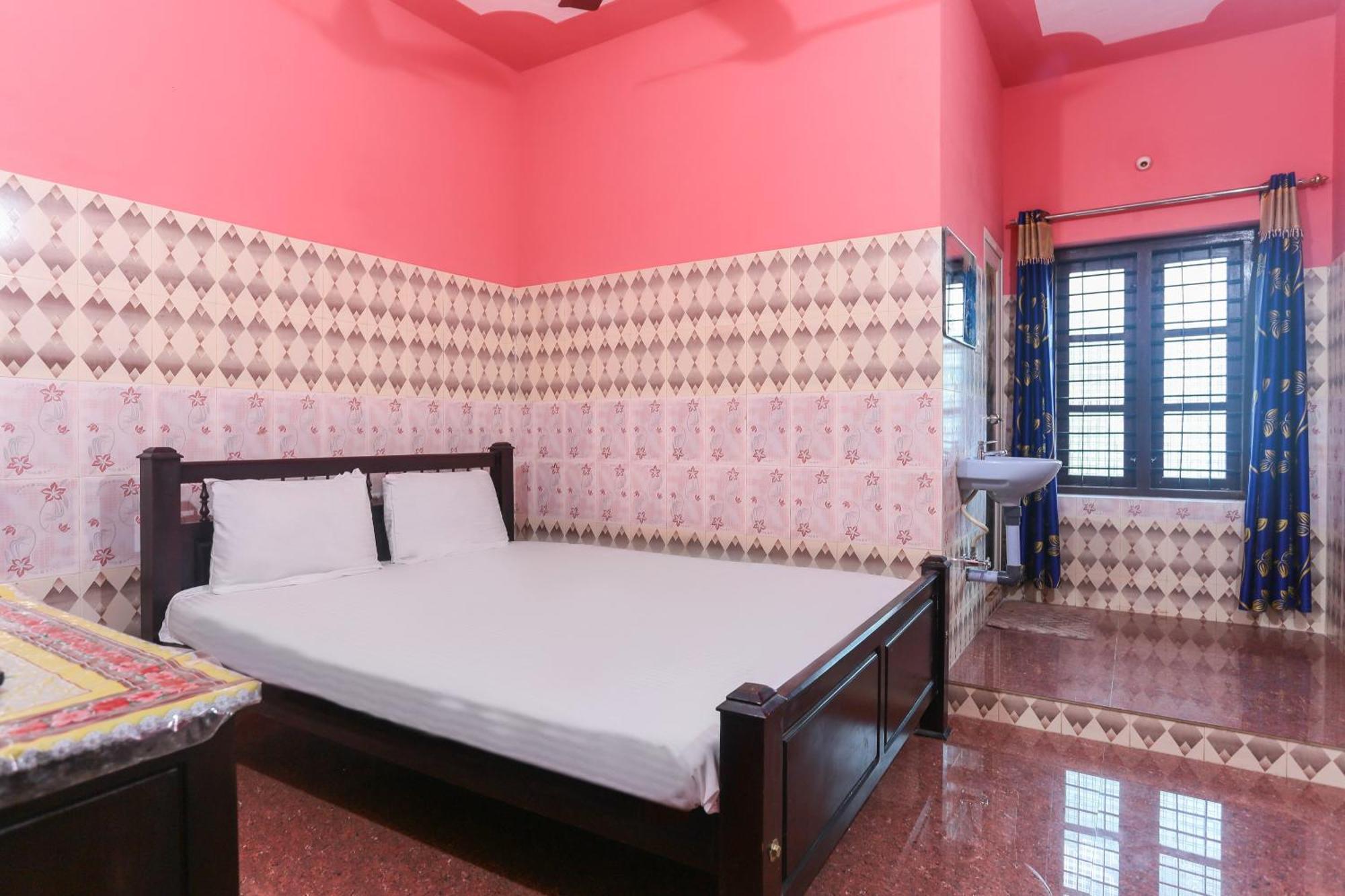 Hotel O Sree Bhadra Tourist Home Kollam Esterno foto