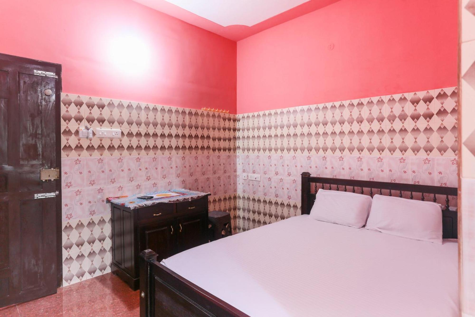 Hotel O Sree Bhadra Tourist Home Kollam Esterno foto