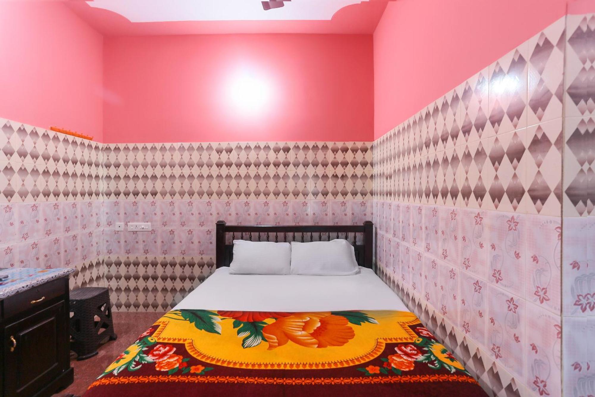 Hotel O Sree Bhadra Tourist Home Kollam Esterno foto