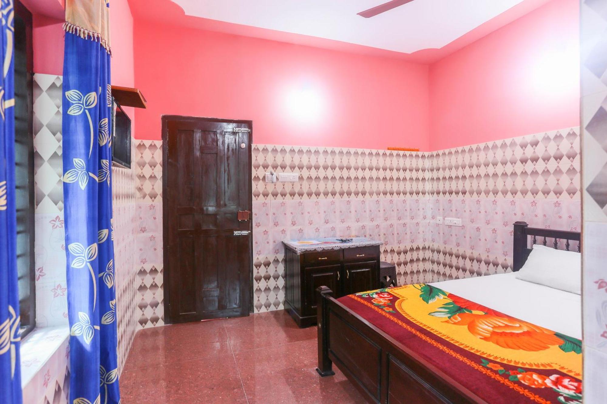 Hotel O Sree Bhadra Tourist Home Kollam Esterno foto